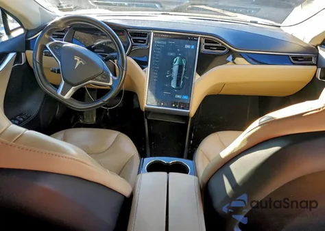 2014 Tesla Model S z USA, uszkodzony, nr VIN 5YJSA1S18EFP50997
